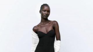 El mono negro de Zara que es una apuesta segura para conseguir un efecto de piernas largas