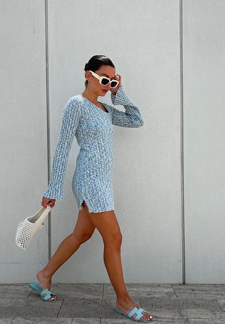 Alexandra Pereira escoge este vestido de manga larga de Zara para los últimos días de verano