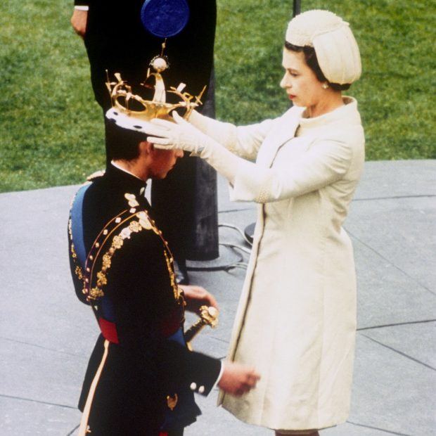 La Reina Isabel con su hijo Carlos / Gtres