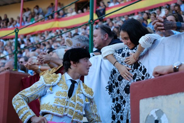 Victoria Federica viendo torear a Roca Rey en Valladolid / Gtres