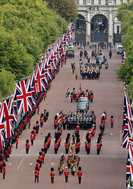 UK sacks Queen Elizabeth II/Gtres