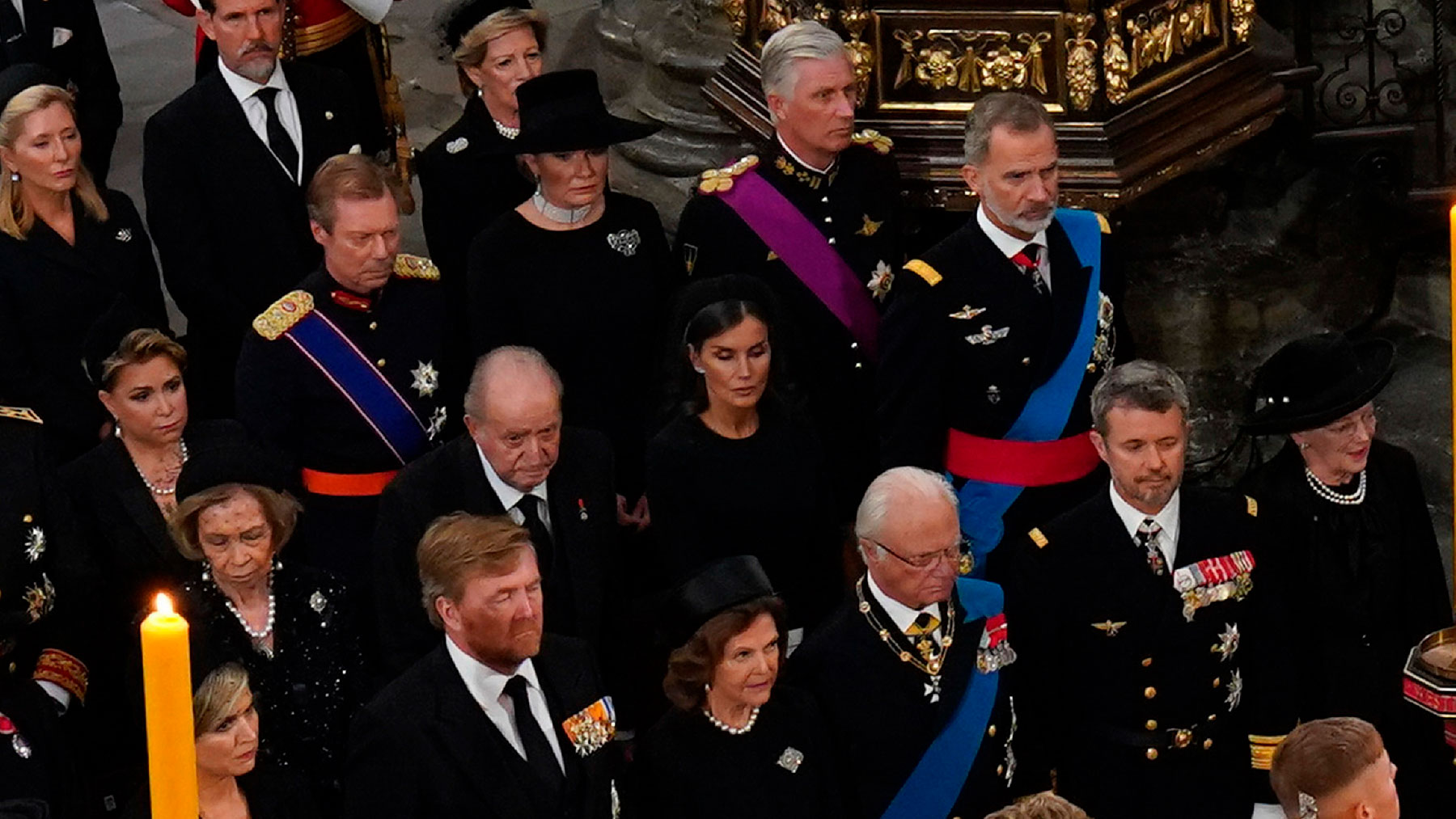 Los Reyes de España, Juan Carlos y Sofía, en el funeral por la reina Isabel II / Gtres