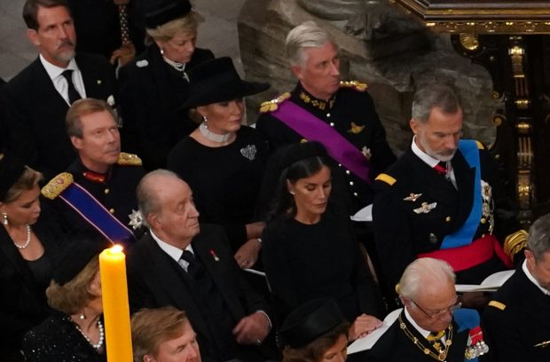 Varias familias reales en el funeral de Estado de la Reina Isabel.