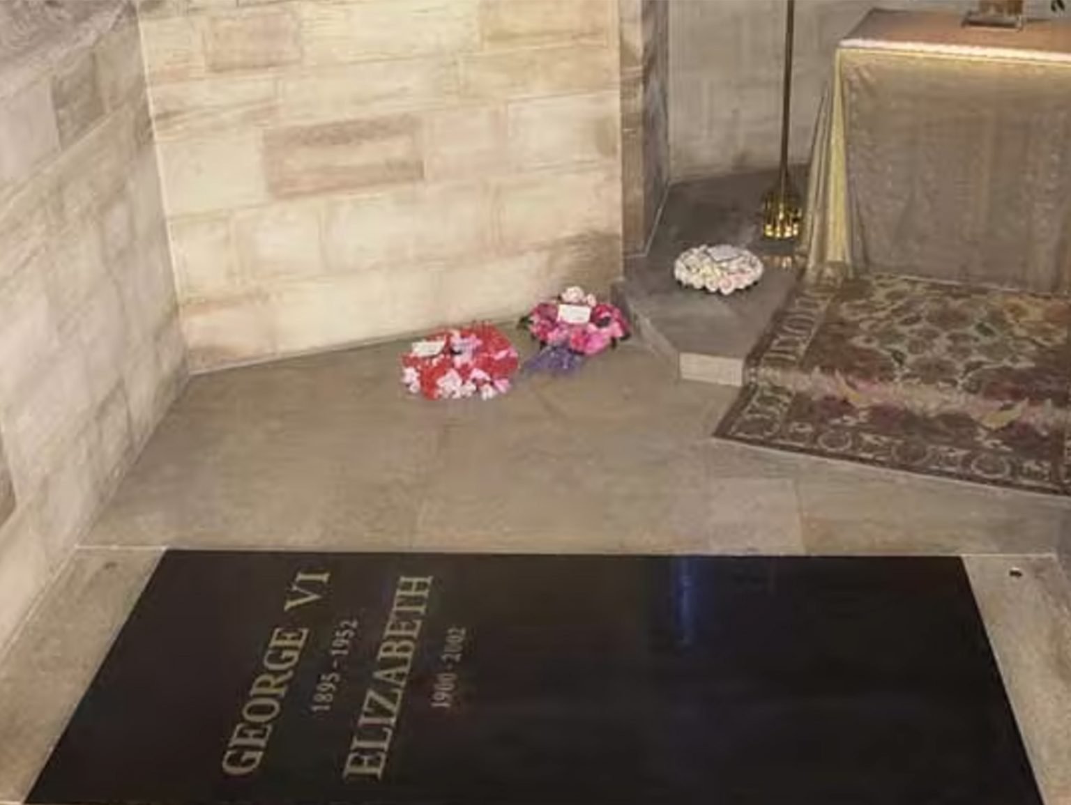 Salen a la luz las primeras imágenes de la tumba de Isabel II