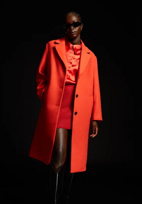 El abrigo de H&M con el color más otoñal del momento
