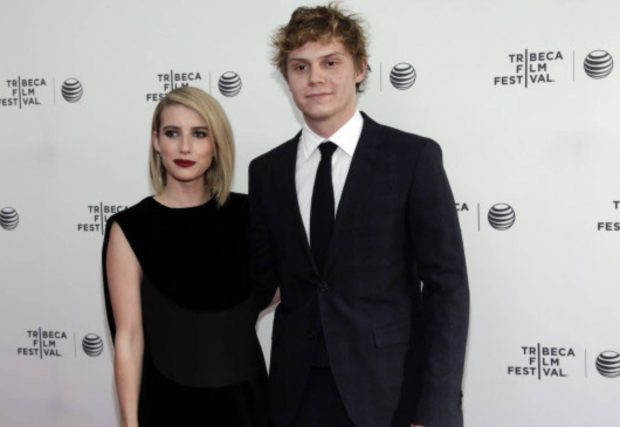 Evan Peters y Emma Roberts / Gtres