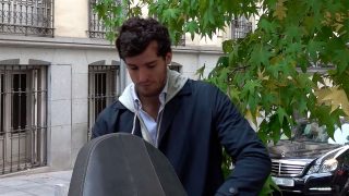 Íñigo Onieva, saliendo del trabajo / Gtres