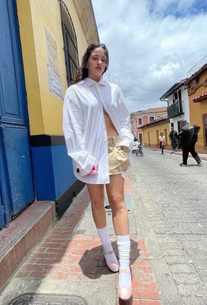 Rosalía con bailarinas de Miu Miu / Instagram
