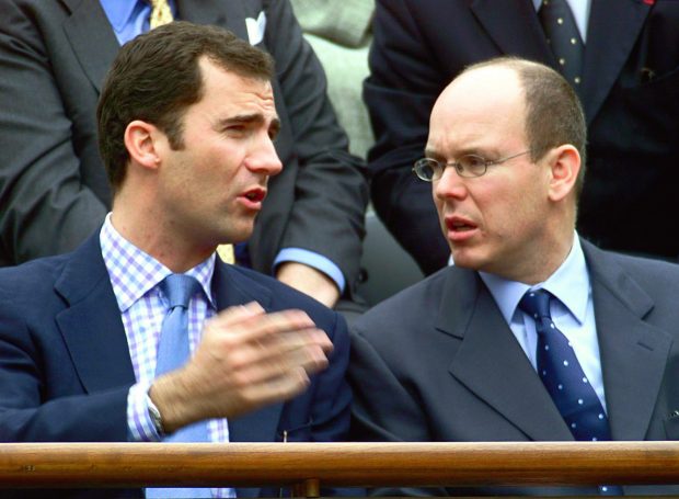 Alberto de Mónaco con Felipe VI en 2002 / Gtres
