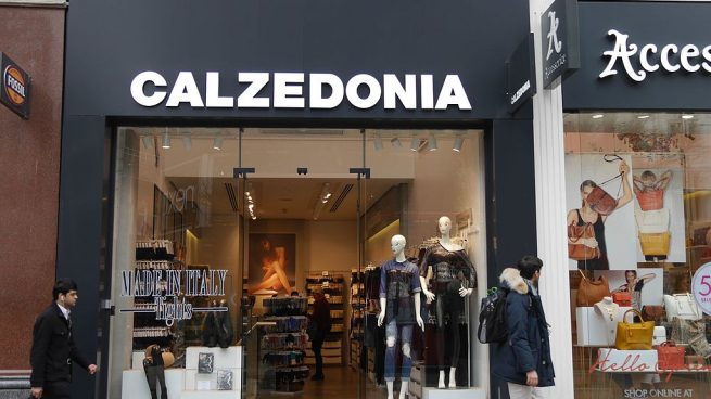 ¡Dale un toque a tu look con estas medias de lunares de Calzedonia! María Pombo las lleva ¿Y tú?