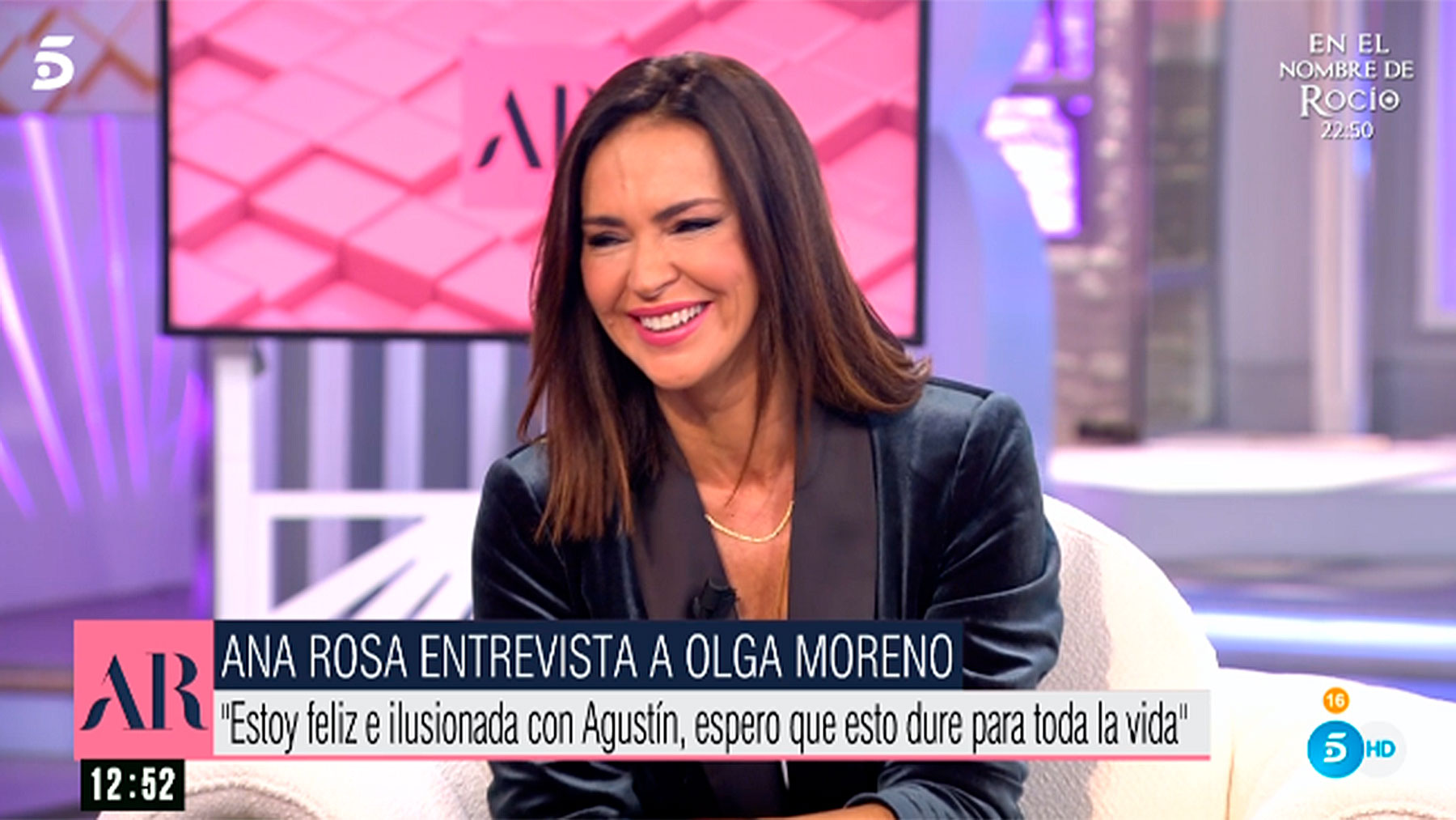 Olga Moreno, muy sonriente / Telecinco