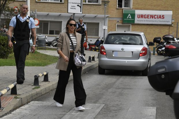 Irene Rosales saliendo del hospital / Gtres
