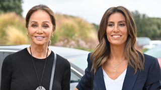 Isabel Preysler y su hija Ana Boyer, en la fiesta / Gtres