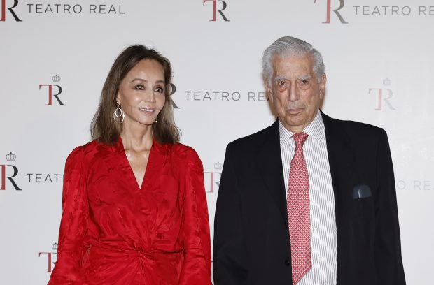 Isabel Preysler y Mario Vargas Llosa en un photocall / Gtres