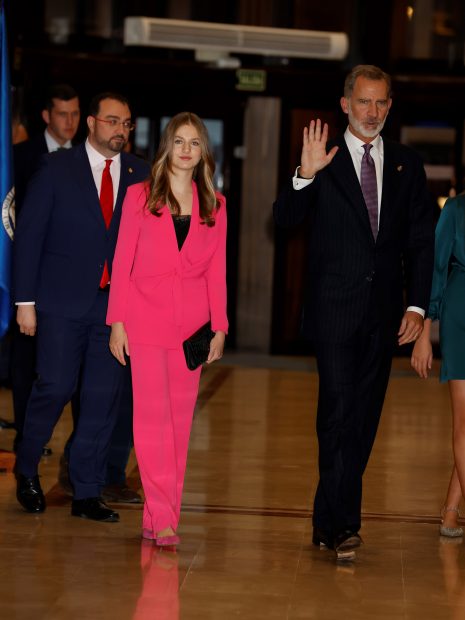 La Princesa Leonor con el Rey Felipe en Asturias / Gtres