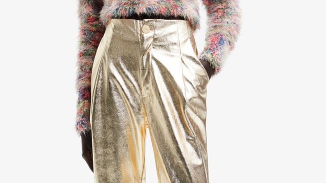 Pantalones metalizados: la tendencia que seguirá siendo viral este invierno