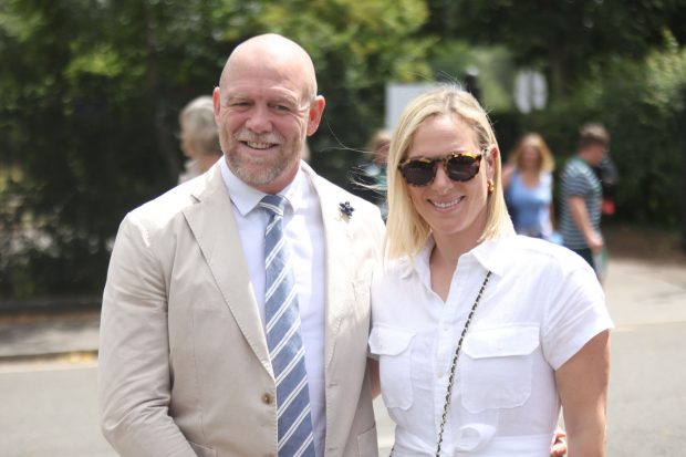 Mike y Zara Tindall posando / Gtres