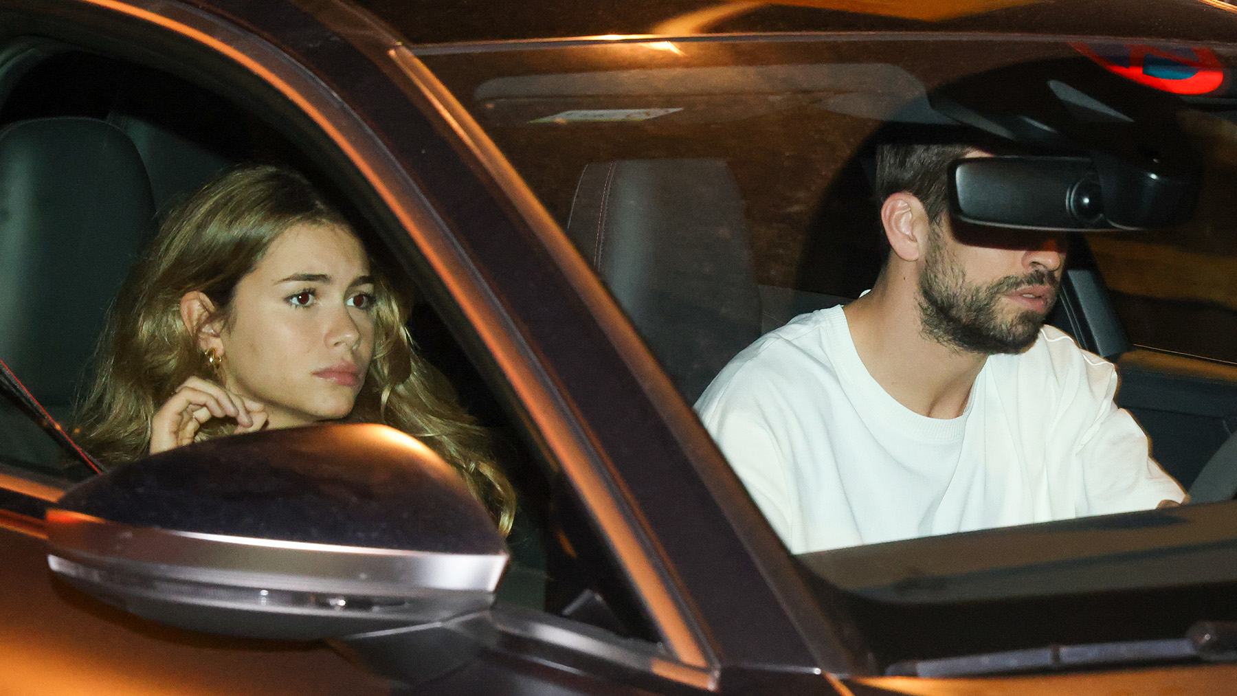 Clara Chía en el coche con Gerard Piqué / Gtres