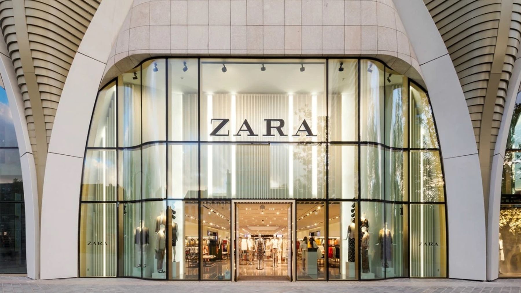 Los pantalones efecto push up de Zara que están volviendo locas a las  amantes de Inditex