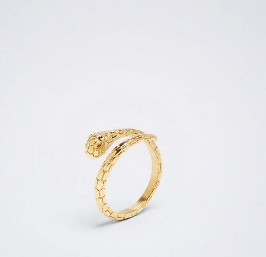 This snake ring is a hit in all stores: don't let it pass you by, Parfois has it in stainless steel