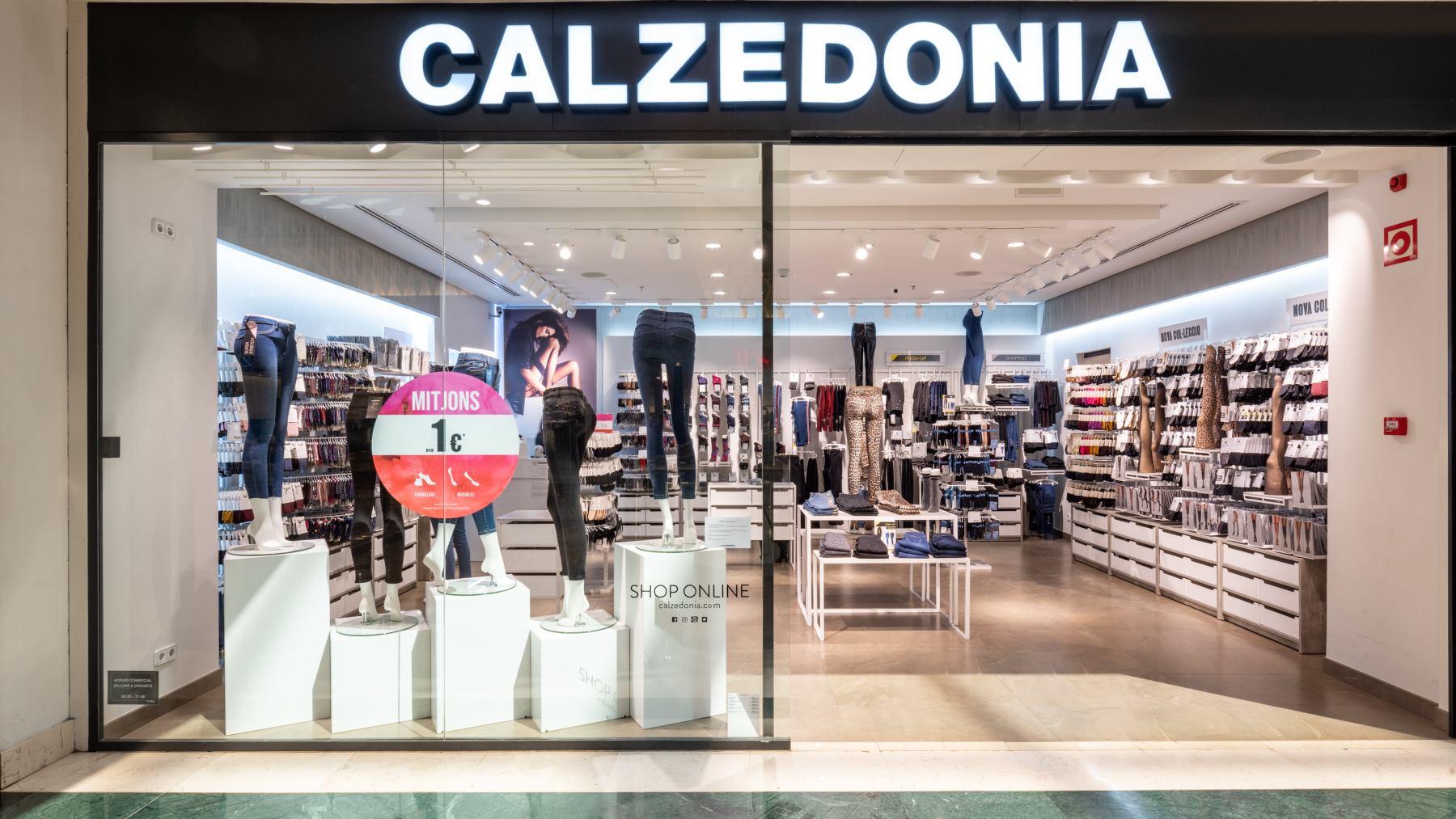 Las medias térmicas más elegantes y virales en Tik Tok para vestir bien en  invierno son de Calzedonia