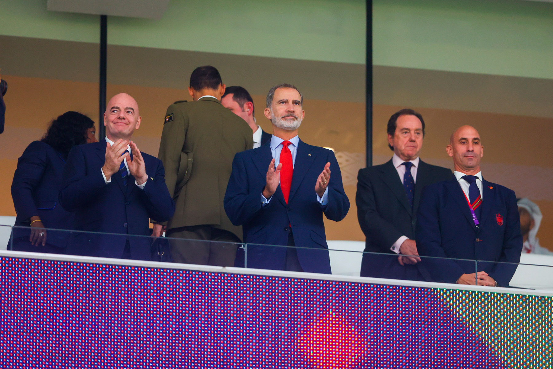 El Rey Felipe, aplaudiendo en el España-Costa Rica / Gtres