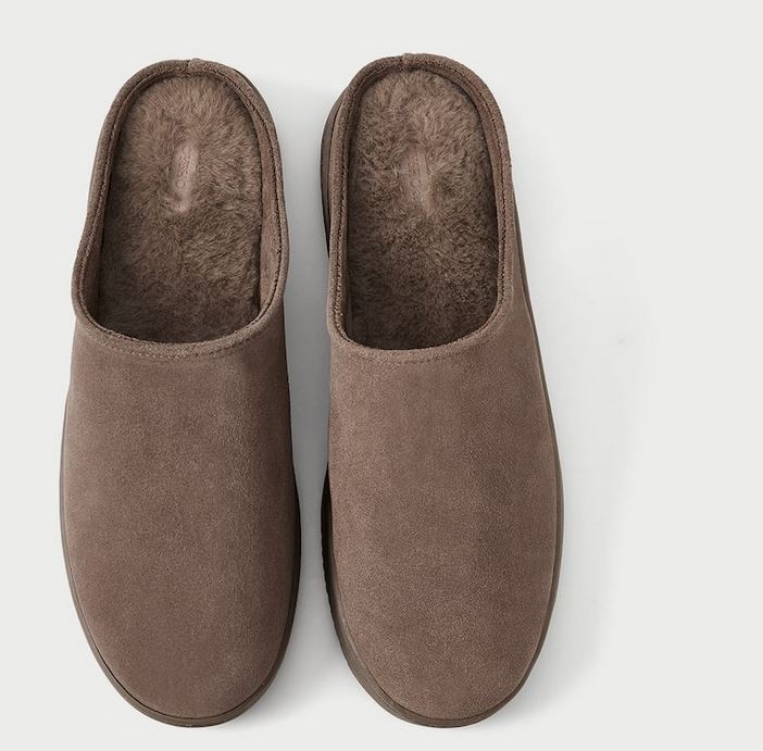 The clogs to be around the house that will style you like never before at Oysho and at a low cost price