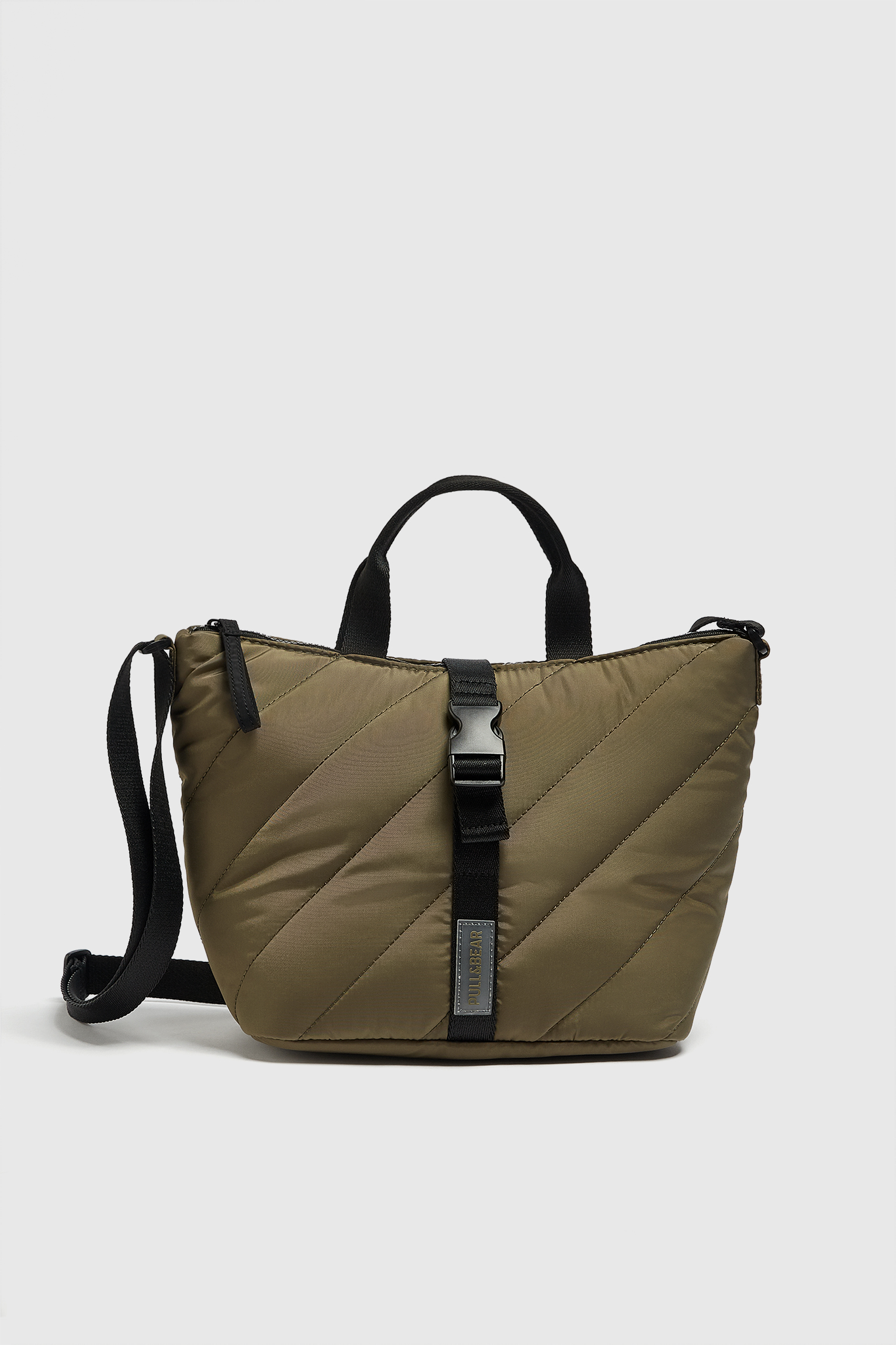 Pull and bear online bolso negro