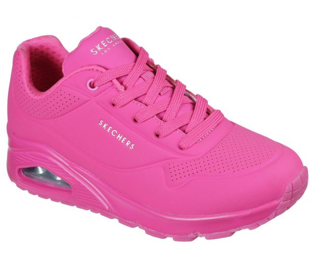 Las zapatillas de Skechers Uno para dar el toque de color a tus looks estas navidades: en rosa y morado