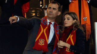Felipe y Letizia, con la bufanda de España / Gtres