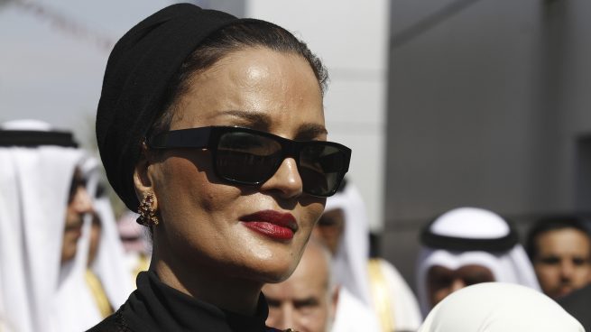 Mozah bint Nasser al-Missned con gafas de sol / Gtres