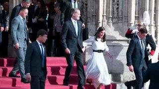 Letizia se tropieza en Valencia / Gtres