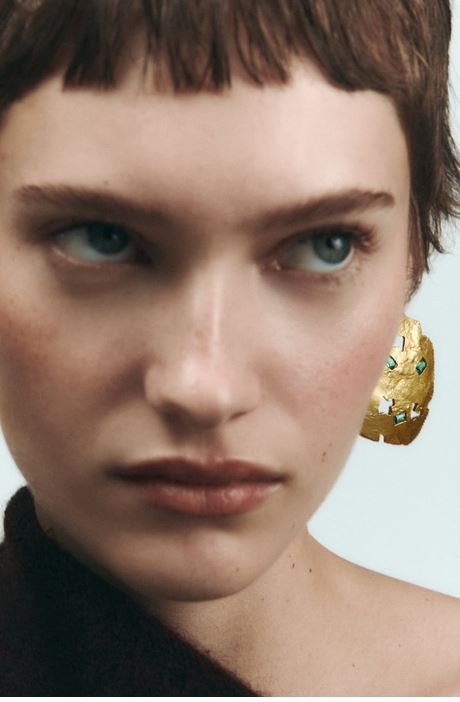 Complement your Christmas Eve or New Year's Eve look with these Zara earrings