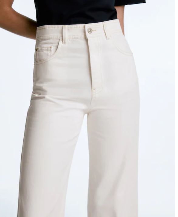 No te lo puedes perder: los pantalones básicos de Massimo Dutti que cuestan menos de 30€ 