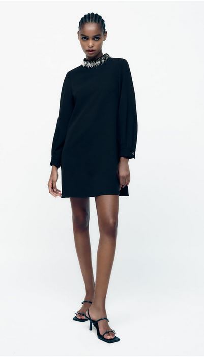 Este vestido mini de abalorios ideal para cualquier cena de navidad es de Zara y cuesta menos de 40€