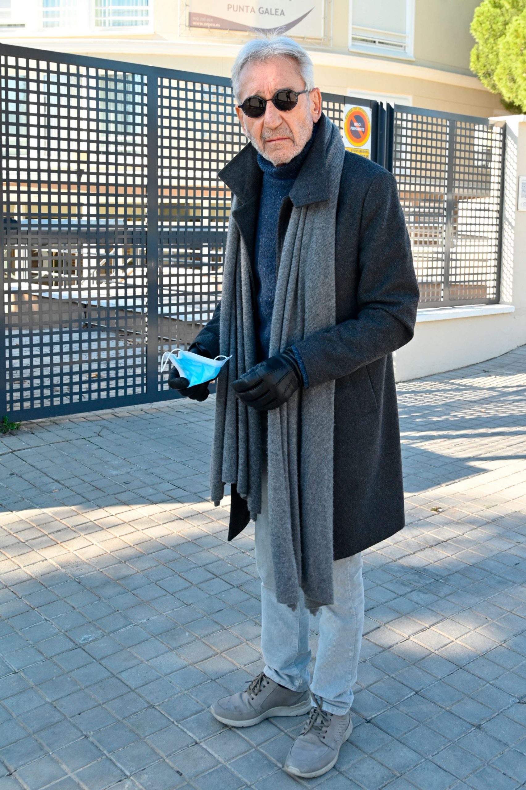 José Sacristán, saliendo de ver a Concha Velasco / Gtres