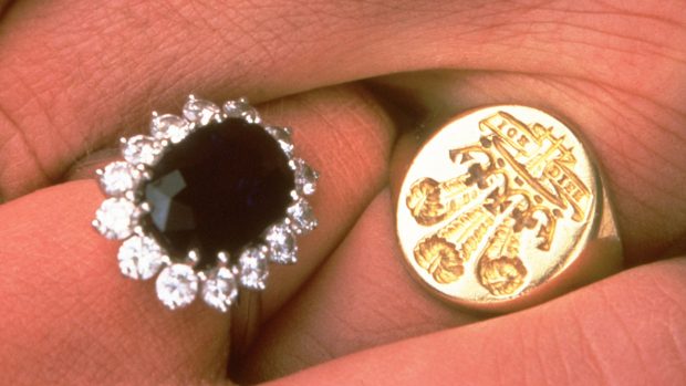 Lady Di / Gtres engagement ring