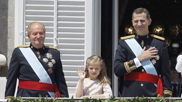 El Rey Felipe junto a don Juan Carlos y la Princesa Leonor / Gtres