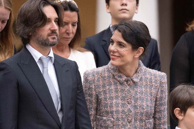 El marido de Carlota Casiraghi denuncia en redes un intento de ‘hackeo’