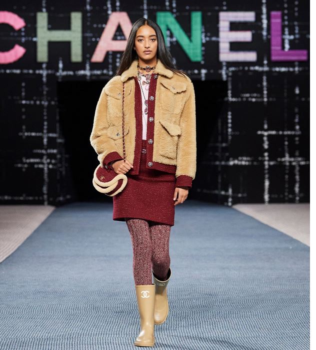 Las nuevas botas de agua de Chanel enloquecen a medio Instagram y ya están casi agotadas