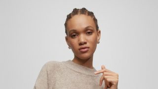 Pull&Bear arrasa con el vestido más calentito e ideal de la temporada