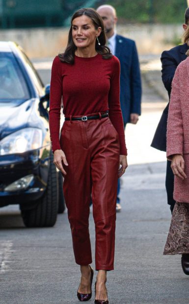 La Reina Letizia con un total look rojo / Gtres