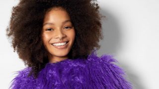 La chaqueta efecto pluma de Bershka que marcará tu look