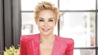 Ana Rosa Quintana en un posado navideño / Mediaset