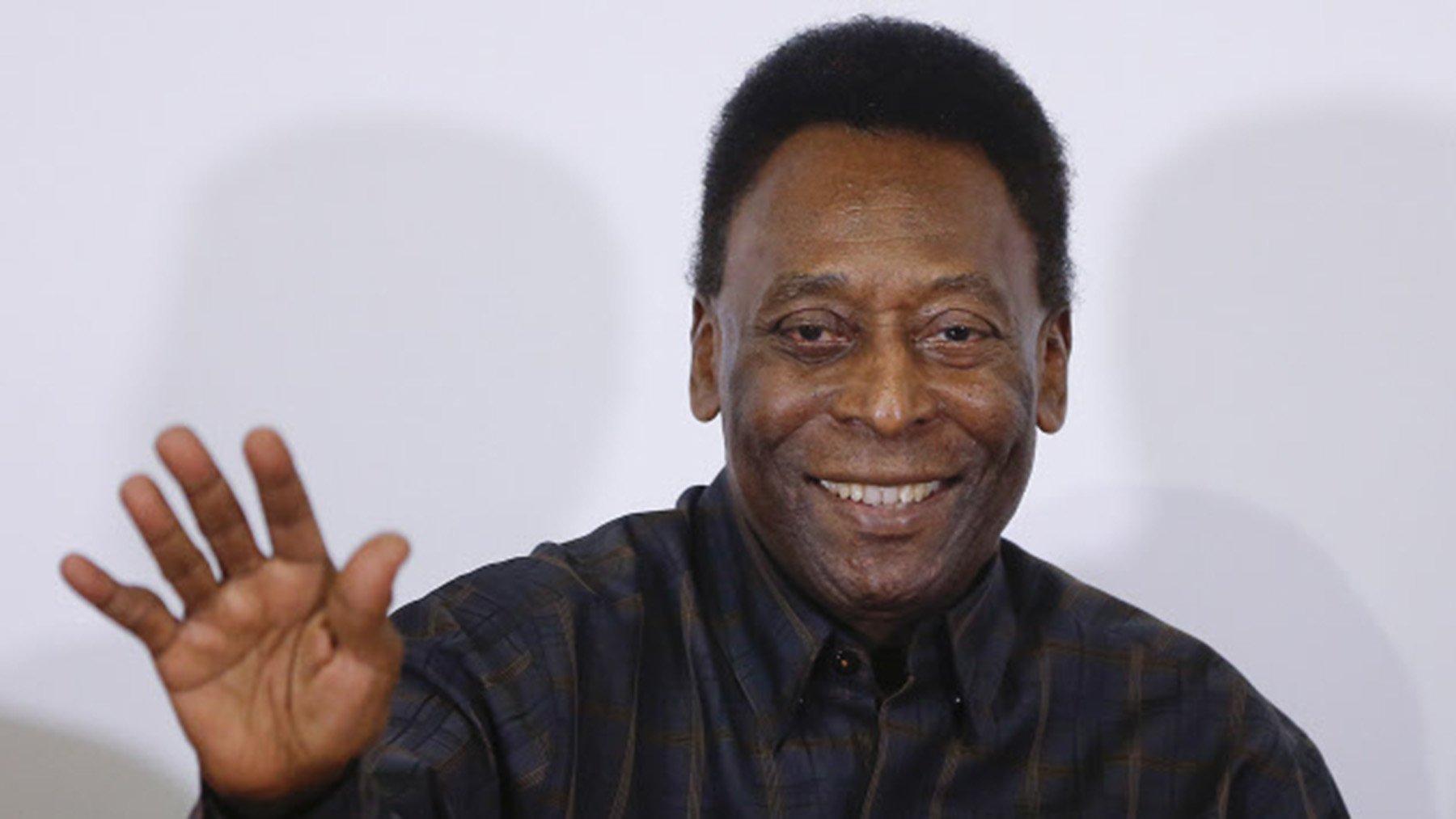 La familia de Pelé viaja para despedirse del astro, ingresado grave