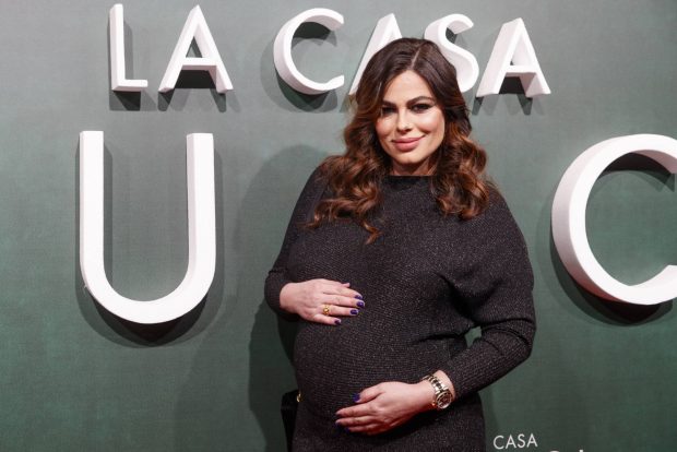 Marisa Jara posando embarazada en un photocall / Gtres