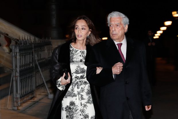 Isabel Preysler y Mario Vargas Llosa en el funeral de Plácido Arango / Gtres