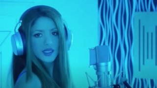 Shakira cantando / Youtube