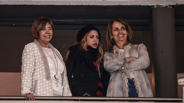 Shakira junto a Montserrat Bernabeu en la Copa del Rey / Gtres