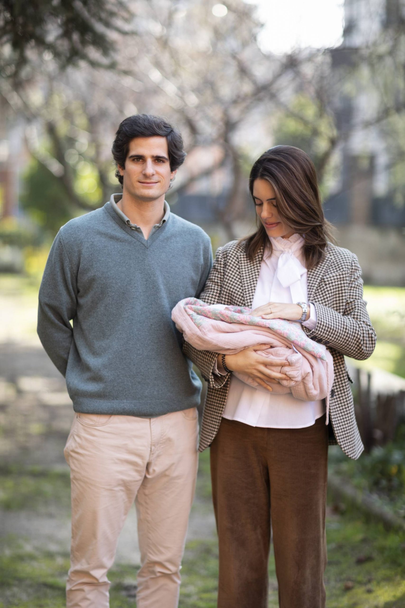 Sofia Palazuelo y Fernando Fitz-James presentan a su hija / Gtres